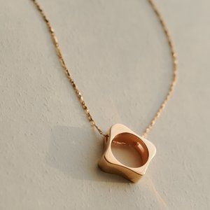 ANKORA Pedant Necklace